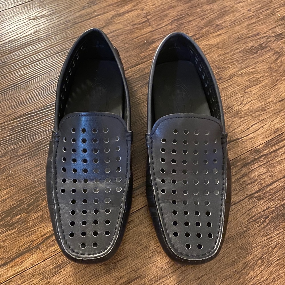 Tod’s driver slides.